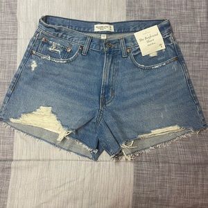Abercrombie Curve Love Mid Rise Boyfriend Short
